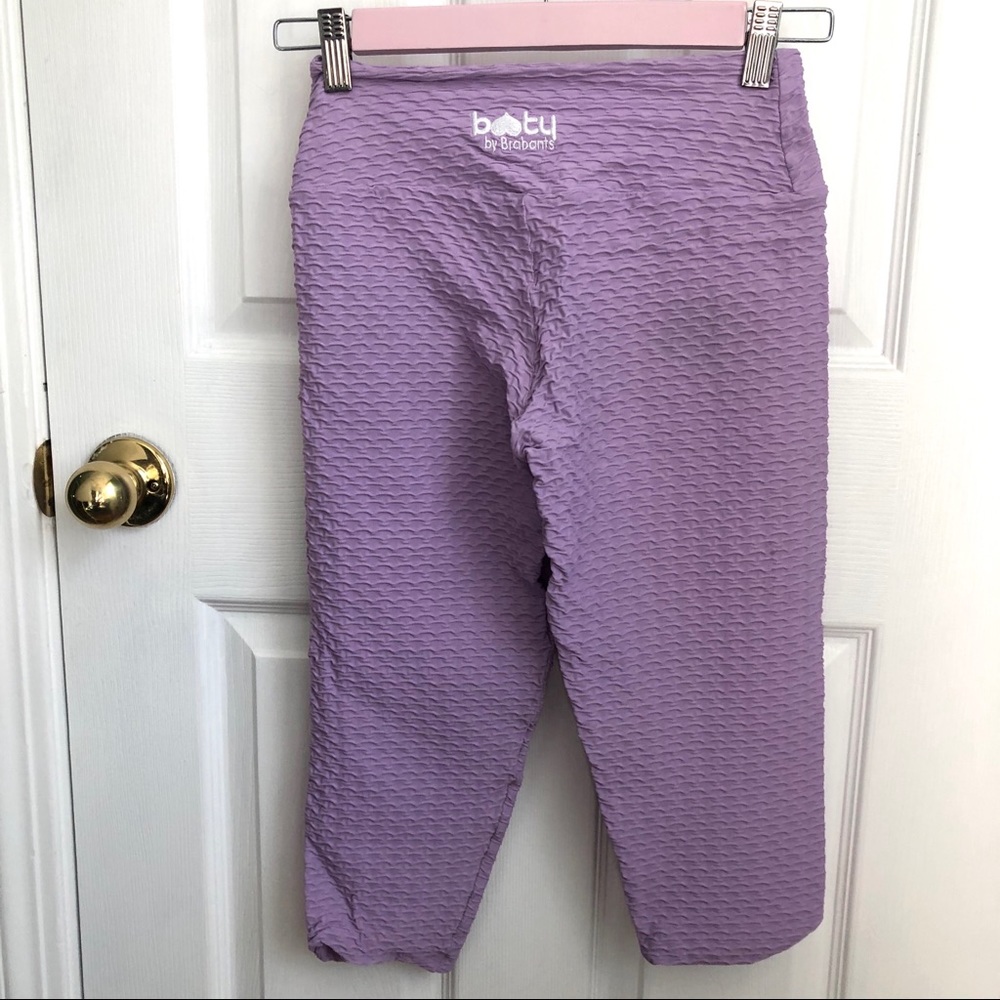 Booty by Brabants Lavender Capris Crocodile skin material NWT